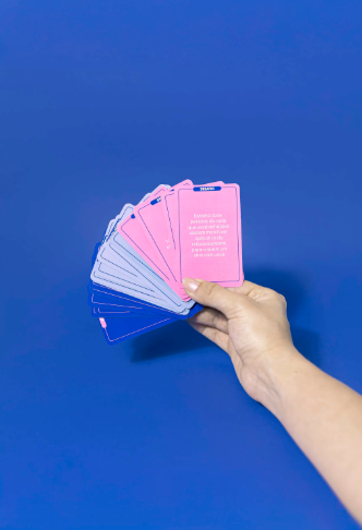 Kit Must Aquecimento + Hidratante Gel + Jogo de Cartas para Solteiros