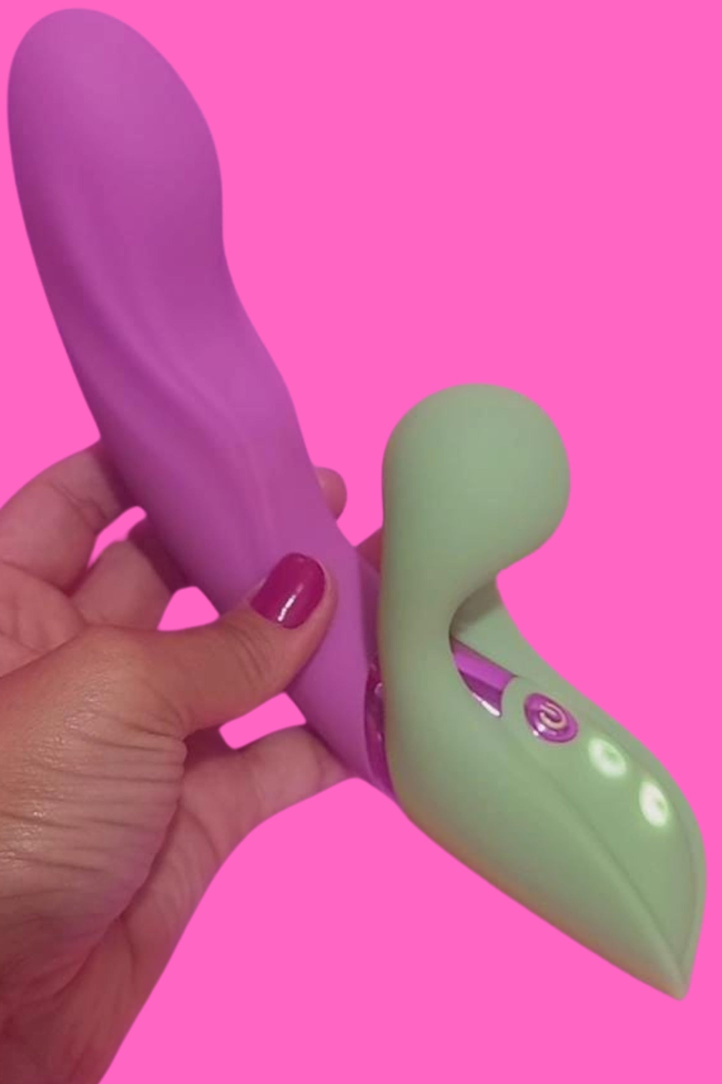 Macetando – Vibrador Penetrável com Função Tapping e Estimulador de Clitóris